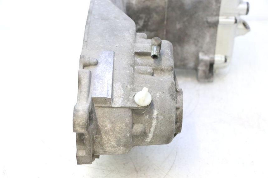 photo de BOTTOM ENGINE CASING YAMAHA XMAX X-MAX 125 (2006 - 2009) - Technical close-up