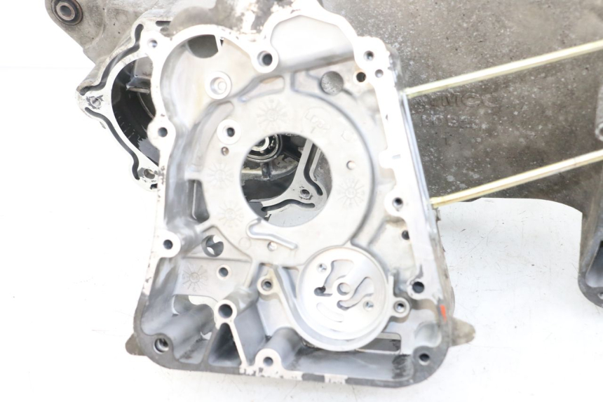 photo de Engine bottom case KYMCO XCITING 250 (2006 - 2009) - Detailed visual inspection