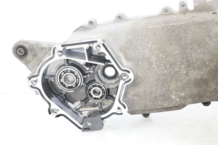 photo de Engine bottom case KYMCO XCITING 250 (2006 - 2009) - Fixing points details