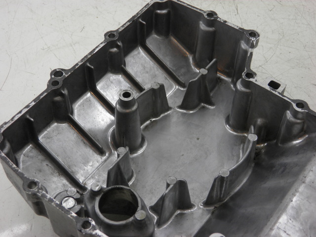 photo de ENGINE CRANKCASE YAMAHA FJR 1300 (2004 - 2005) - Surface and material condition