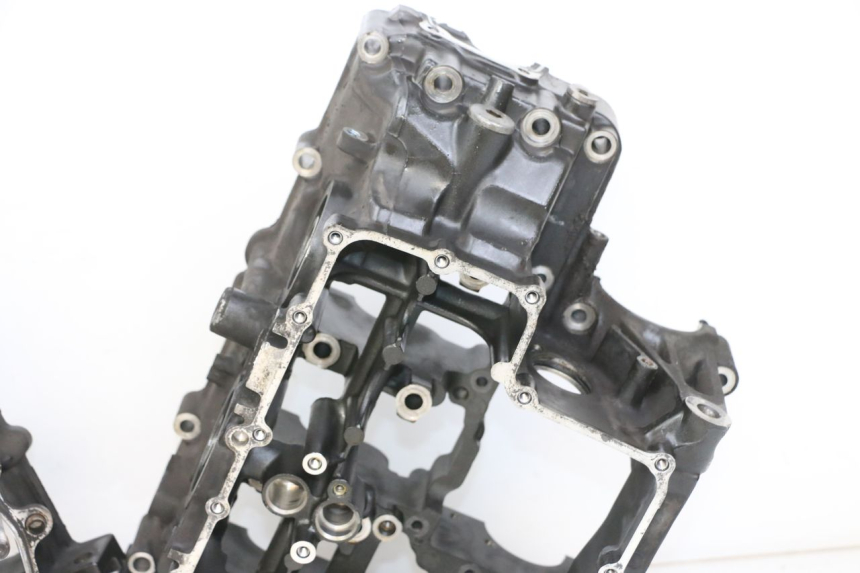 photo de ENGINE CRANKCASE YAMAHA FZ1 FAZER 1000 (2007 - 2009) - Alternative angle