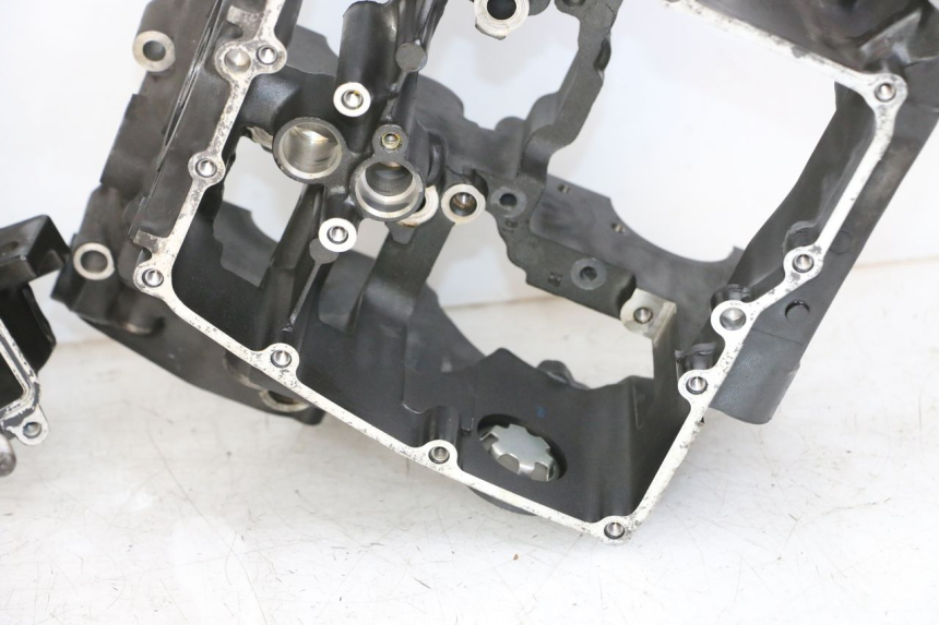 photo de ENGINE CRANKCASE YAMAHA FZ1 FAZER 1000 (2007 - 2009) - Used quality zoom