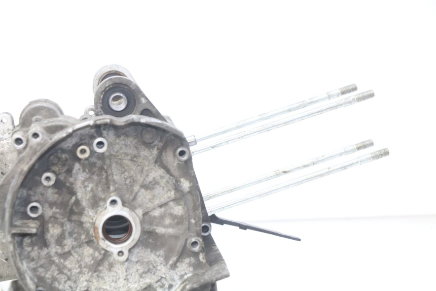 photo de ENGINE LOWER CASING YAMASAKI YM T 125 (2015 - 2020) - Surface and material condition