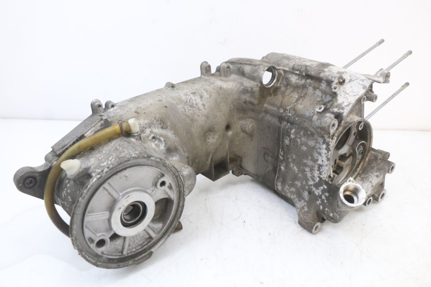 photo de ENGINE LOWER CASING YAMAHA YP MAJESTY 125 (2002 - 2006) - Additional view of the item