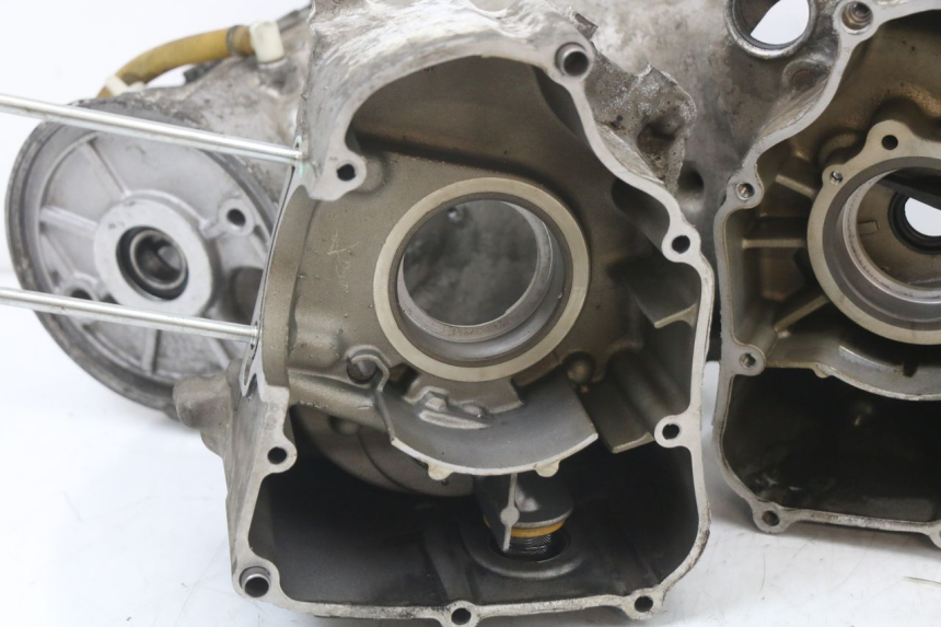 photo de ENGINE LOWER CASING YAMAHA YP MAJESTY 125 (2002 - 2006) - Zoom on usage condition