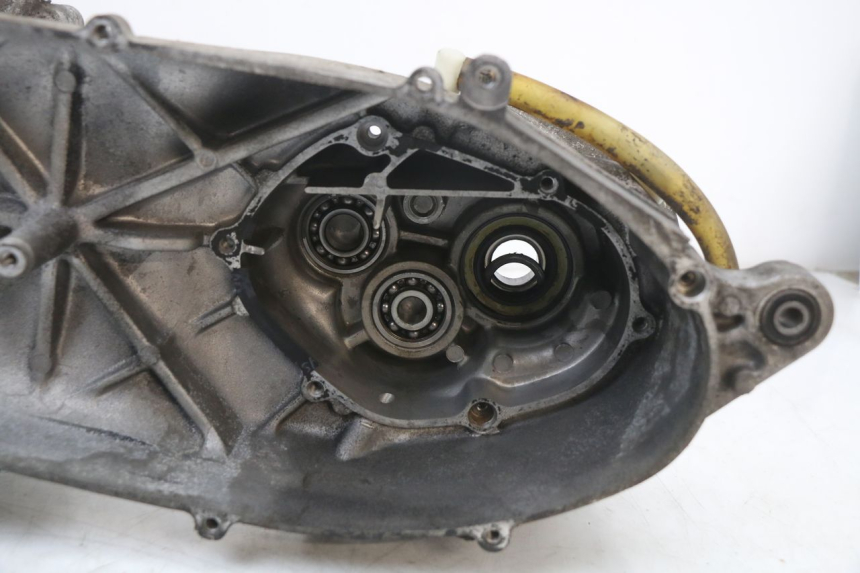 photo de ENGINE LOWER CASING YAMAHA YP MAJESTY 125 (2002 - 2006) - Markings and original references