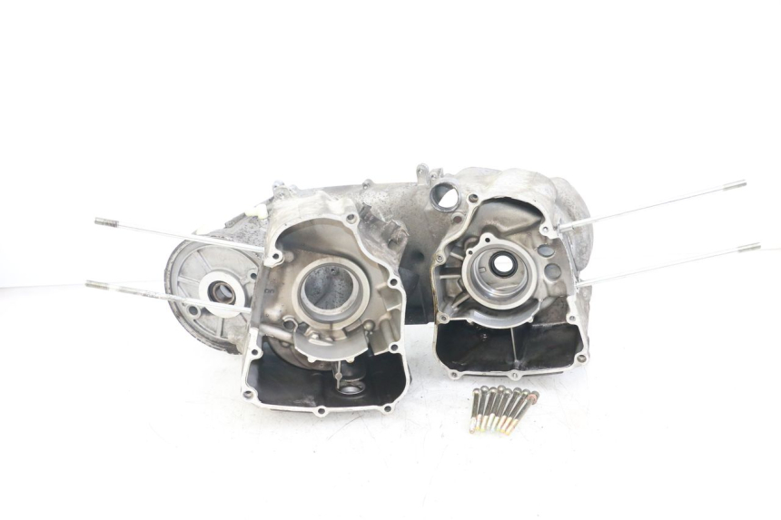 photo de ENGINE LOWER CASING YAMAHA YP MAJESTY 125 (2002 - 2006) - Distinctive features