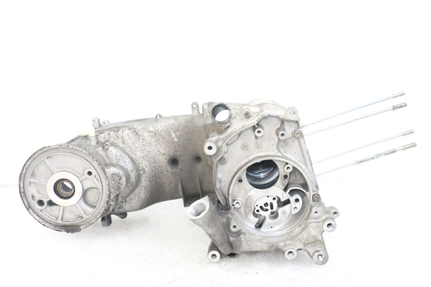 photo de ENGINE LOWER CASING YAMAHA YP MAJESTY 125 (2002 - 2006) - Surface and material condition