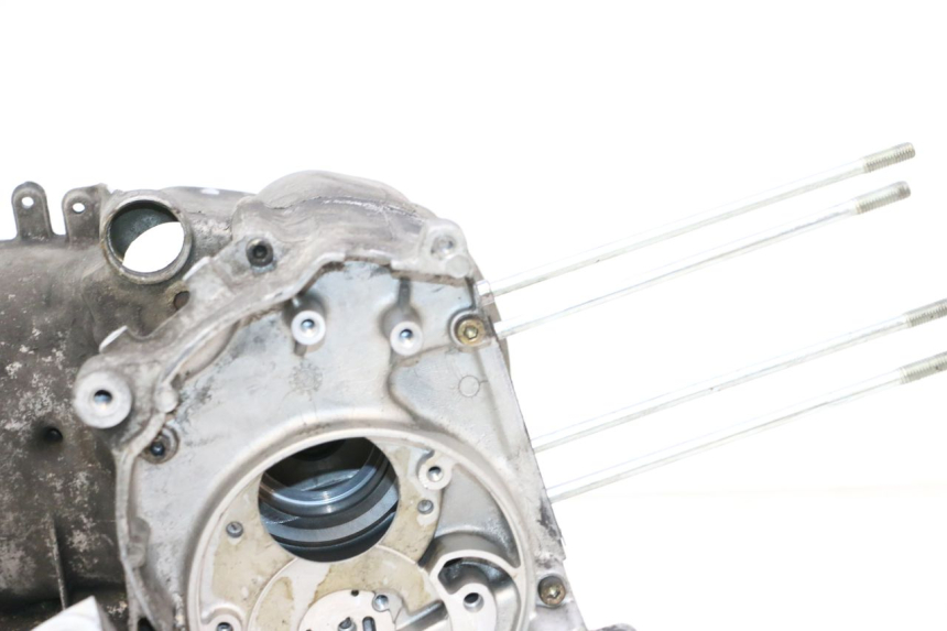 photo de ENGINE CRANKCASE YAMAHA YP MAJESTY 125 (1998 - 2001) - Additional view of the item