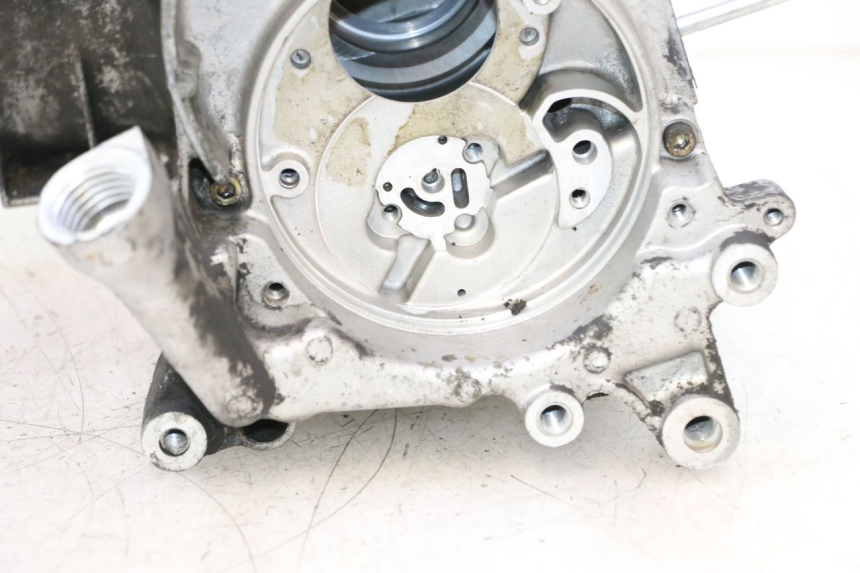 photo de ENGINE CRANKCASE YAMAHA YP MAJESTY 125 (1998 - 2001) - Distinctive features
