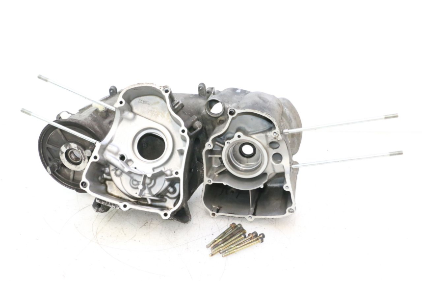 photo de ENGINE CRANKCASE YAMAHA YP MAJESTY 125 (1998 - 2001) - Surface and material condition