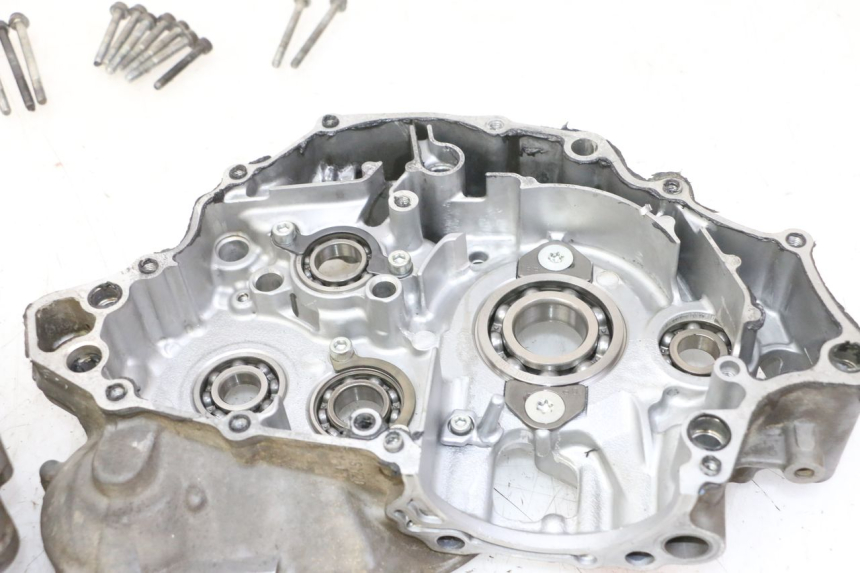 photo de ENGINE CRANKCASE YAMAHA YZ-F YZF 250 (2014 - 2018) - Detailed visual inspection