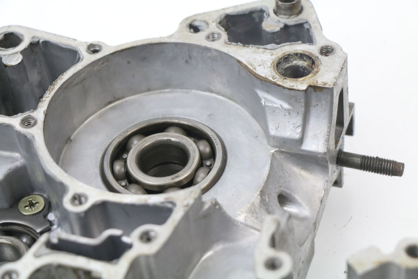 photo de ENGINE CRANKCASE YAMAHA YZ 125 (1998 - 2005) - Detailed visual inspection