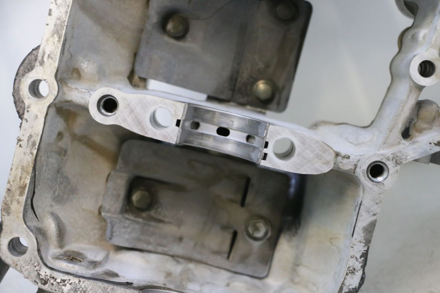 photo de ENGINE CRANKCASE YAMAHA YZF R GENESIS 750 (1993 - 1998) - Fixing points details