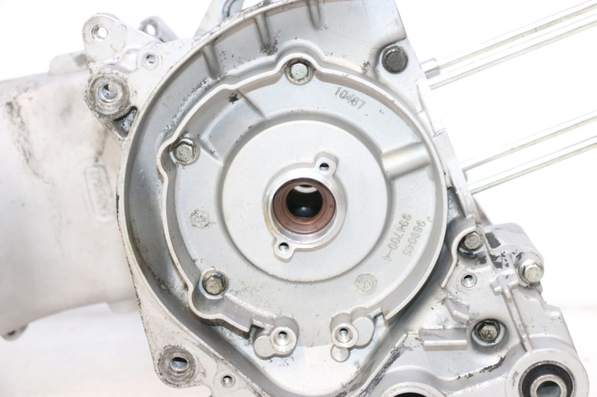 photo de ENGINE CRANKCASE PIAGGIO ZIP IGET 4T 50 (2021 - 2023) - Detailed visual inspection