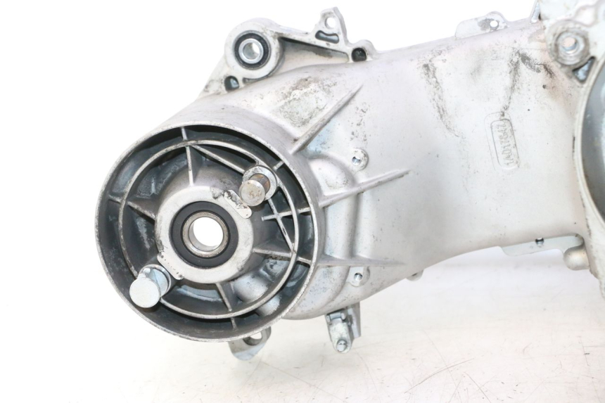 photo de ENGINE CRANKCASE PIAGGIO ZIP IGET 4T 50 (2021 - 2023) - Alternative angle