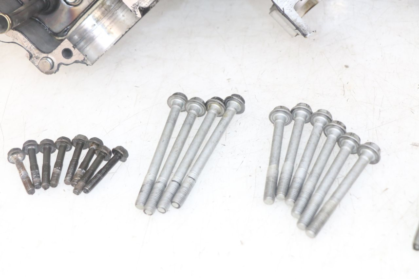 photo de ENGINE LOWER CASING KAWASAKI ZX-6R ZX6R 600 (1995 - 1997) - Spare part profile view