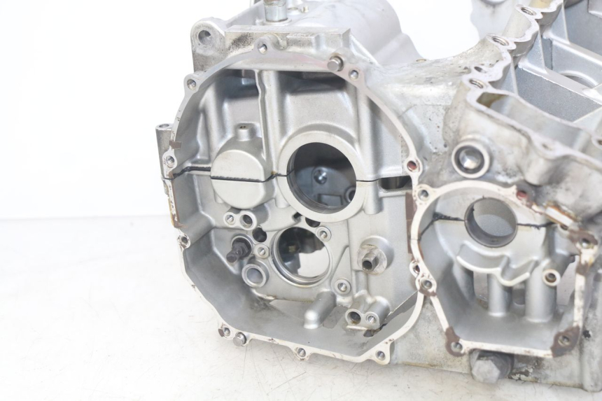 photo de ENGINE LOWER CASING KAWASAKI ZX-6R ZX6R 600 (1995 - 1997) - Fixing points details