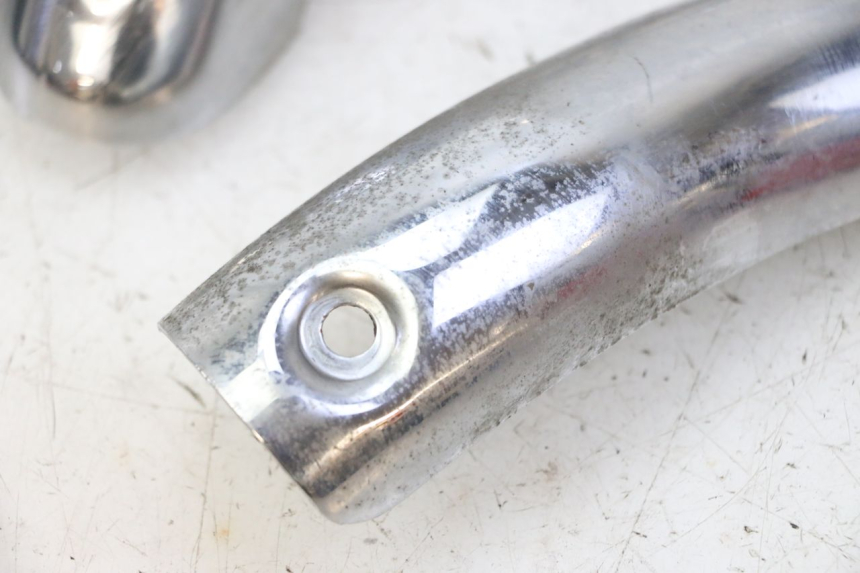 photo de Exhaust cover HYOSUNG GV AQUILA 125 (2000 - 2009) - Fixing points details