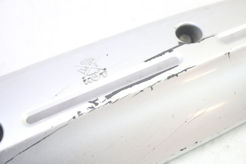 photo de EXHAUST COVER SYM GTS EVO 125 (2009 - 2013) - Technical close-up