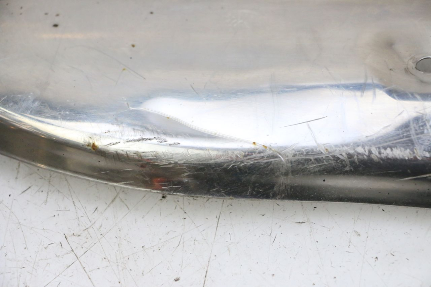 photo de EXHAUST COVER PEUGEOT V-CLIC VCLIC 50 (2007 - 2013) - Fixing points details