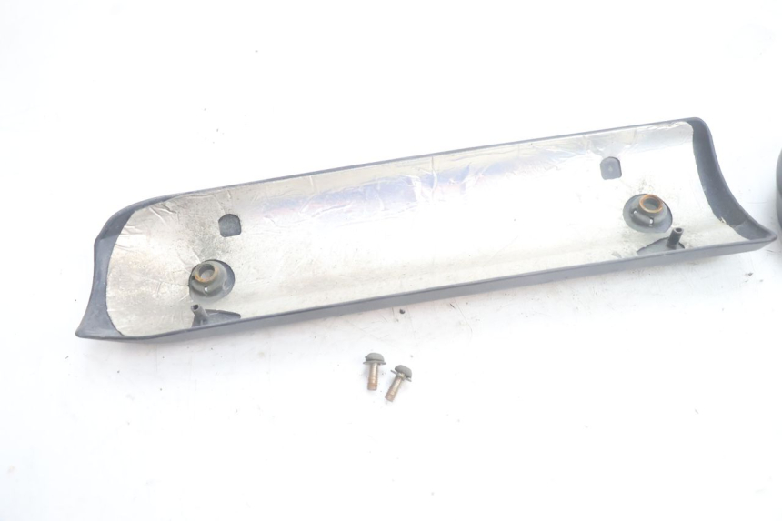photo de EXHAUST COVER YAMAHA X-MAX XMAX 125 (2010 - 2013) - Surface and material condition