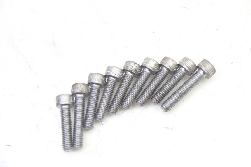 photo de CLUTCH COVER YAMAHA TDM ABS 900 (2002 - 2014) - Fixing points details