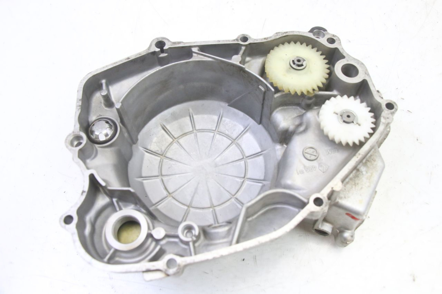 photo de CLUTCH COVER YAMAHA TDR DELTABOX 125 (1997 - 2003) - Fixing points details