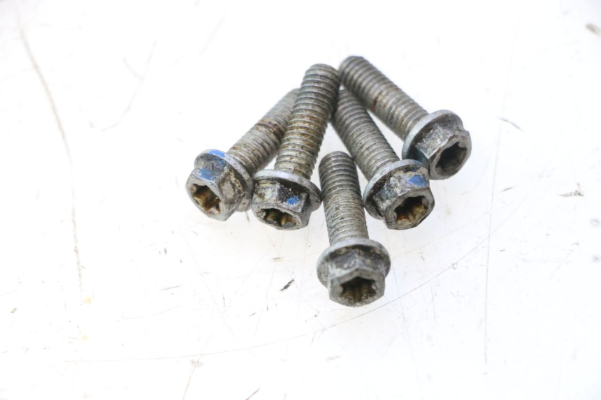 photo de CLUTCH COVER HUSABERG TE 250 (2011 - 2014) - Fixing points details