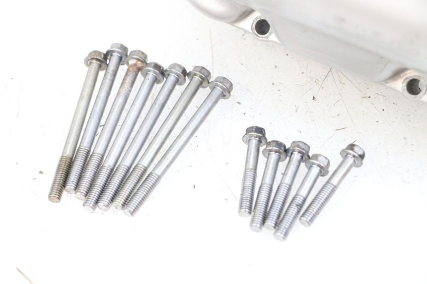 photo de CLUTCH COVER SUZUKI VL INTRUDER 125 (2004 - 2007) - Fixing points details