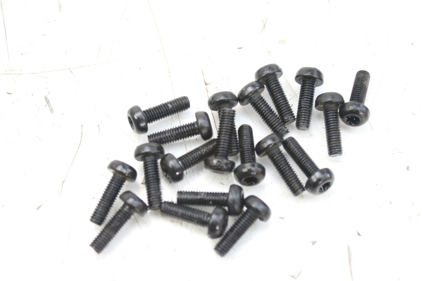 photo de OIL PAN TRIUMPH SPRINT ST 955 (1999 - 2001) - Component detail