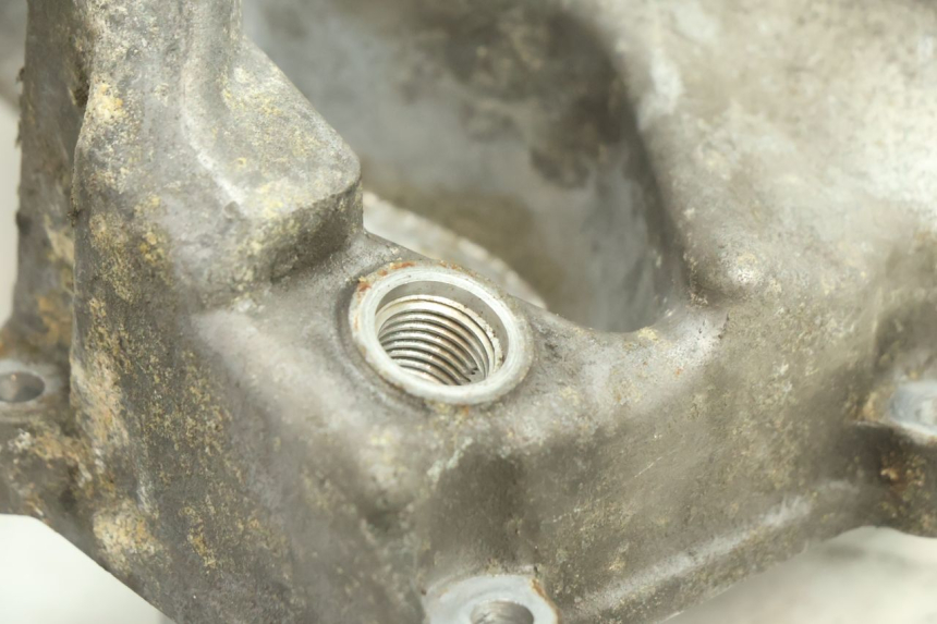 photo de ENGINE OIL COVER YAMAHA YZF R6 600 (2008 - 2009) - Fixing points details