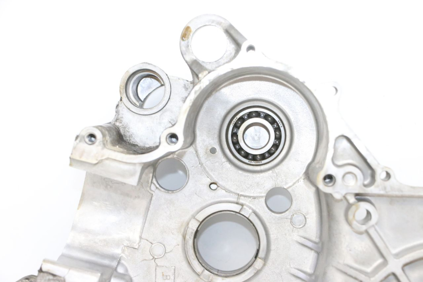 photo de RIGHT ENGINE CRANKCASE SUZUKI BURGMAN 650 (2013 - 2020) - High-resolution close-up