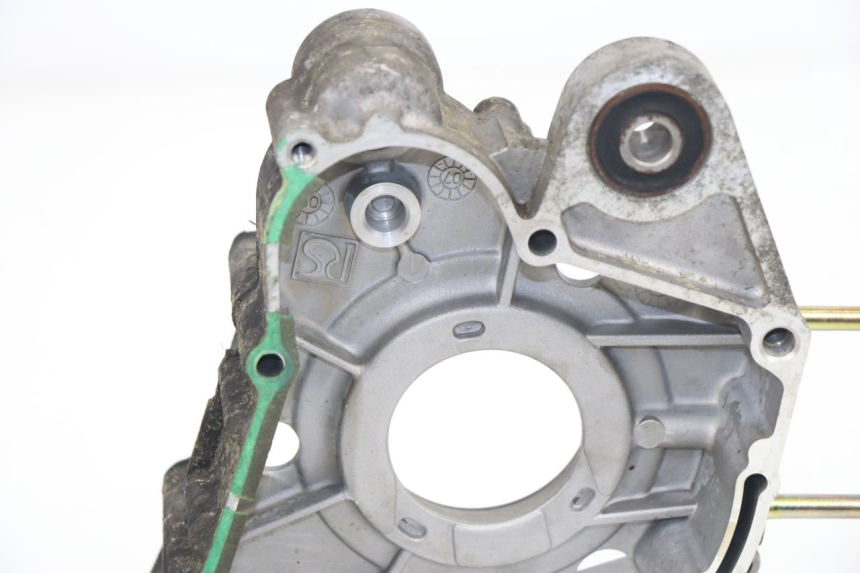photo de RIGHT ENGINE CRANKCASE DAELIM BESBI 125 (2007 - 2008) - Zoom on usage condition