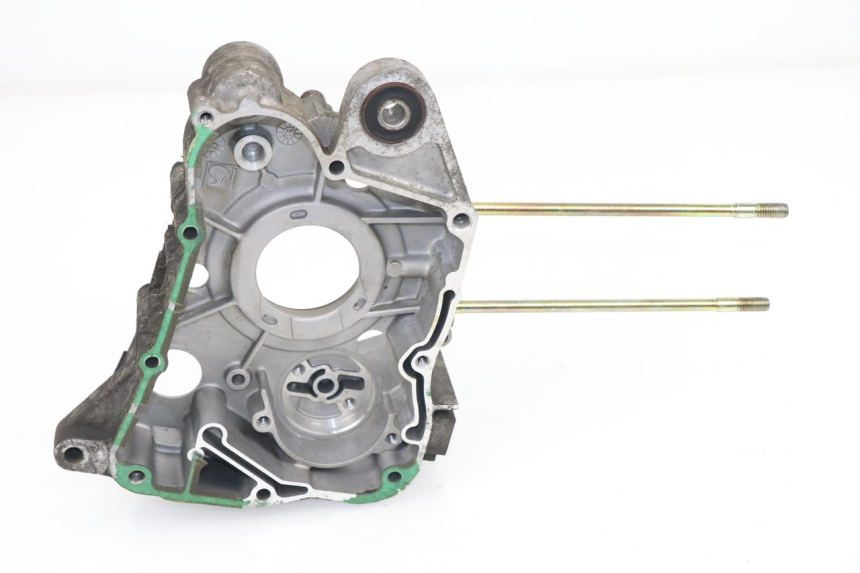 photo de RIGHT ENGINE CRANKCASE DAELIM BESBI 125 (2007 - 2008) - Alternative perspective