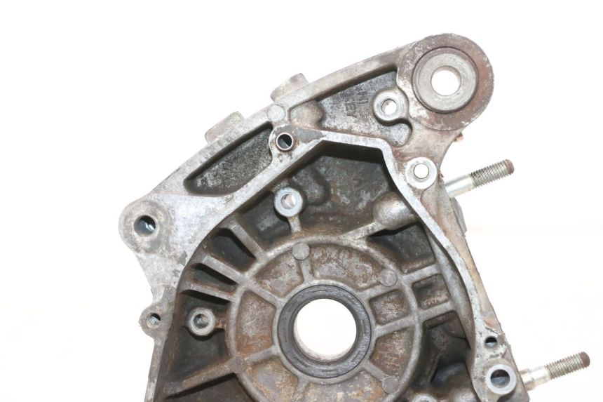 photo de RIGHT ENGINE CRANKCASE HONDA FES PANTHEON 2T 125 (1998 - 2002) - Checked used part