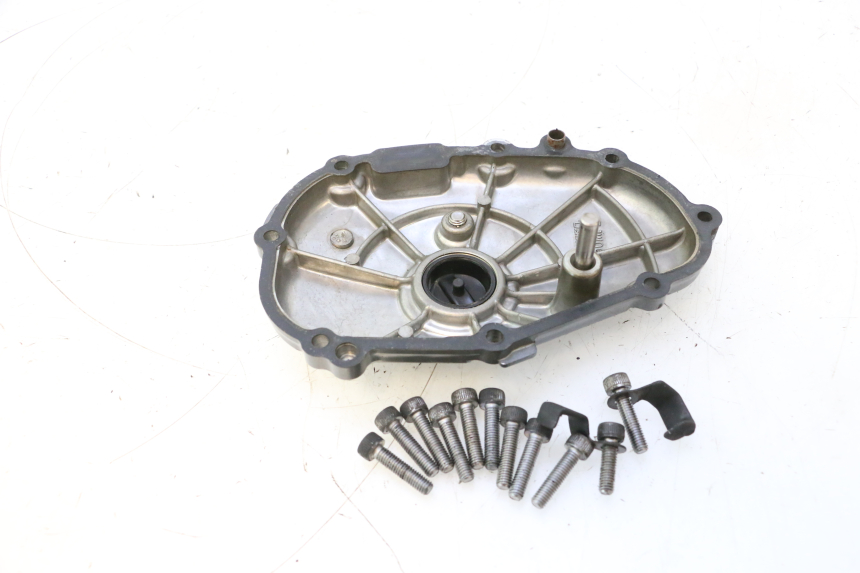 photo de RIGHT ENGINE CRANKCASE YAMAHA FJR 1300 (2001 - 2005) - Alternative perspective