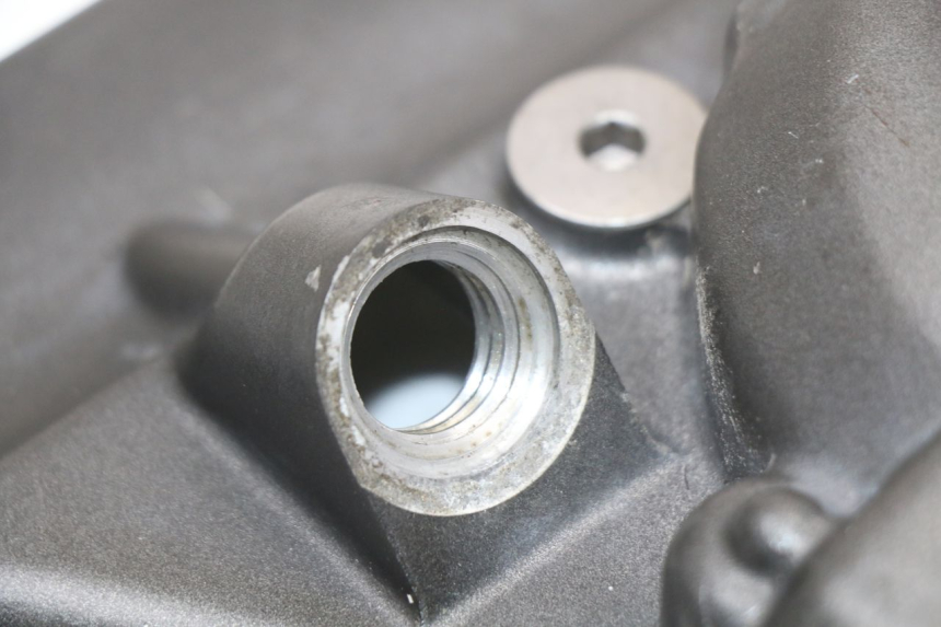 photo de RIGHT ENGINE CRANKCASE HONDA FJS SILVER WING SILVERWING 400 (2005 - 2008) - Alternative perspective