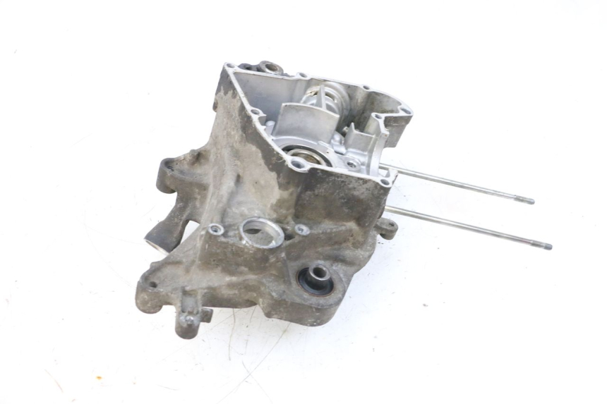 photo de RIGHT ENGINE CRANKCASE YAMAHA NEOS NEO'S 4T 50 (2008 - 2016) - Alternative perspective