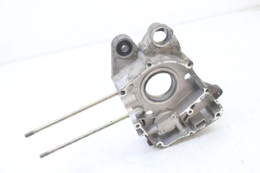 photo de RIGHT ENGINE CRANKCASE PEUGEOT VIVACITY 125 (2010 - 2017) - Fixing points details