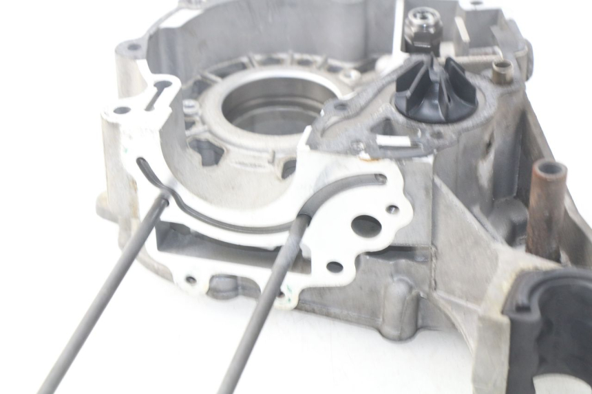 photo de RIGHT ENGINE CRANKCASE PEUGEOT SATELIS 125 (2013 - 2018) - Technical close-up