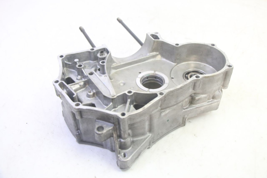 photo de RIGHT ENGINE CRANKCASE YAMAHA TRICITY 300 (2020 - 2024) - Fixing points details