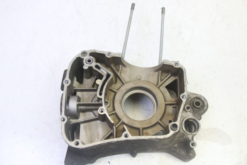 photo de RIGHT ENGINE CRANKCASE YAMAHA XMAX X-MAX 125 (2006 - 2009) - Alternative perspective