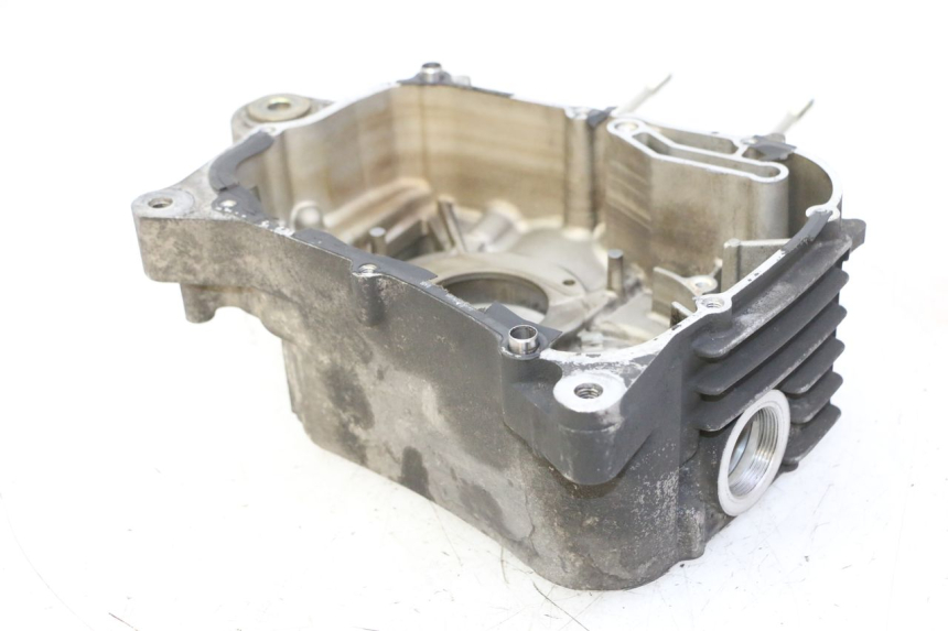 photo de RIGHT ENGINE CRANKCASE YAMAHA X-MAX XMAX 125 (2010 - 2013) - Fixing points details