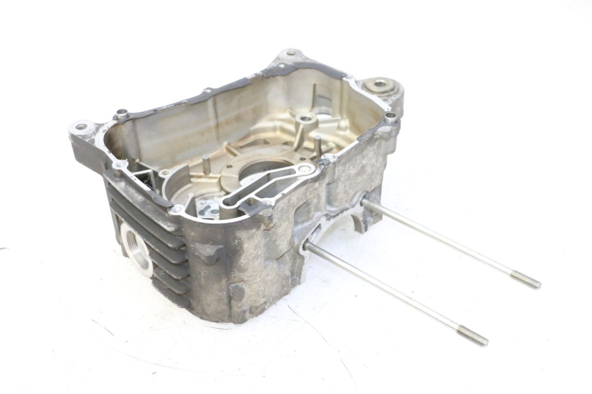 photo de RIGHT ENGINE CRANKCASE YAMAHA X-MAX XMAX 125 (2010 - 2013) - Surface and material condition