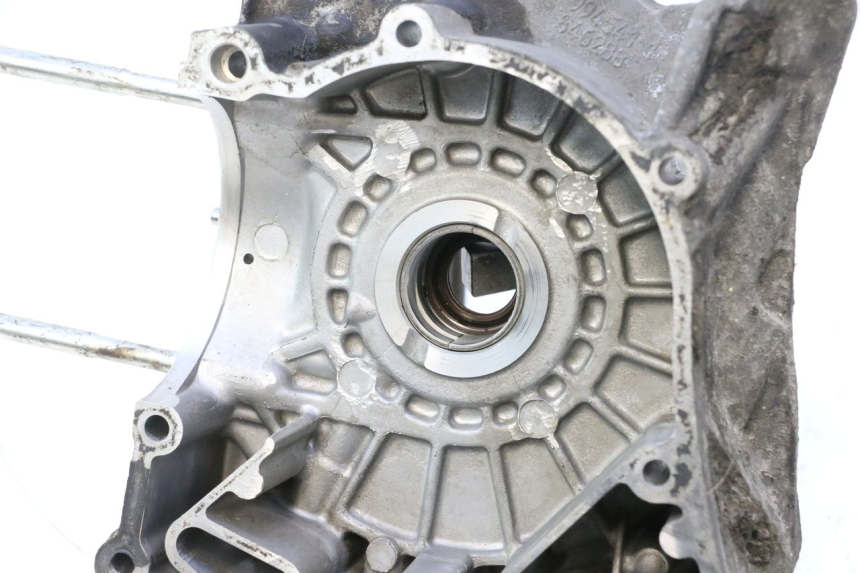 photo de RIGHT ENGINE CRANKCASE PIAGGIO X9 EVOLUTION 125 (2003 - 2007) - Fixing points details