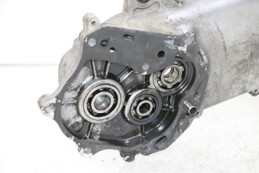 photo de LEFT ENGINE CRANKCASE KYMCO AGILITY 4T 50 (2005 - 2018) - Technical close-up