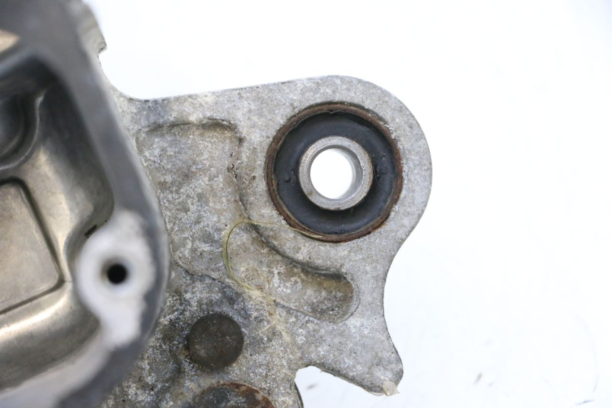 photo de LEFT ENGINE CRANKCASE KYMCO AGILITY 4T 50 (2005 - 2018) - Alternative perspective