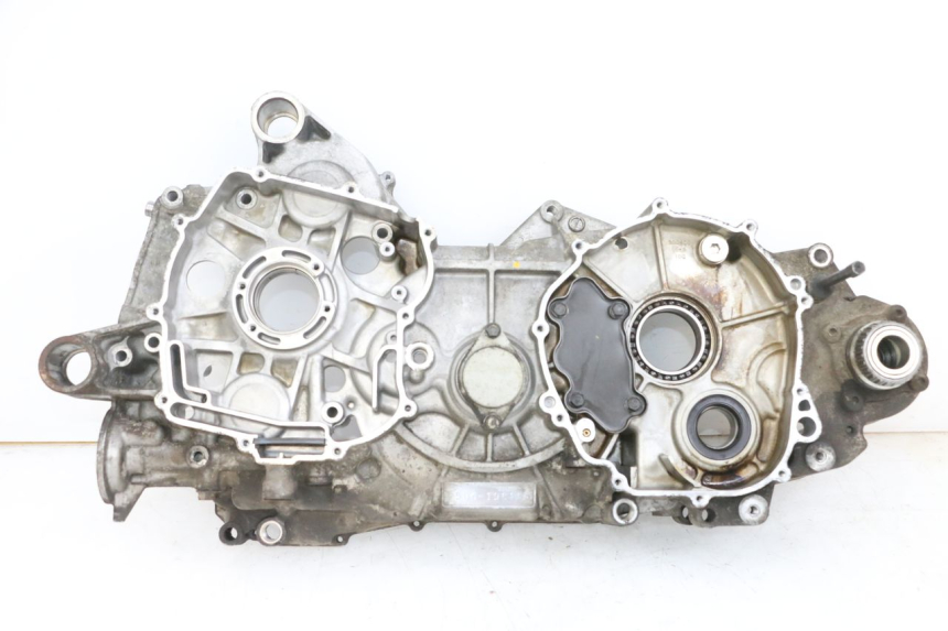photo de LEFT ENGINE CRANKCASE SUZUKI BURGMAN 650 (2013 - 2020) - Main view
