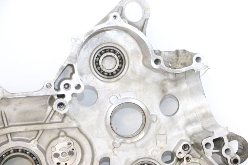 photo de LEFT ENGINE CRANKCASE SUZUKI BURGMAN 650 (2013 - 2020) - Component zoom